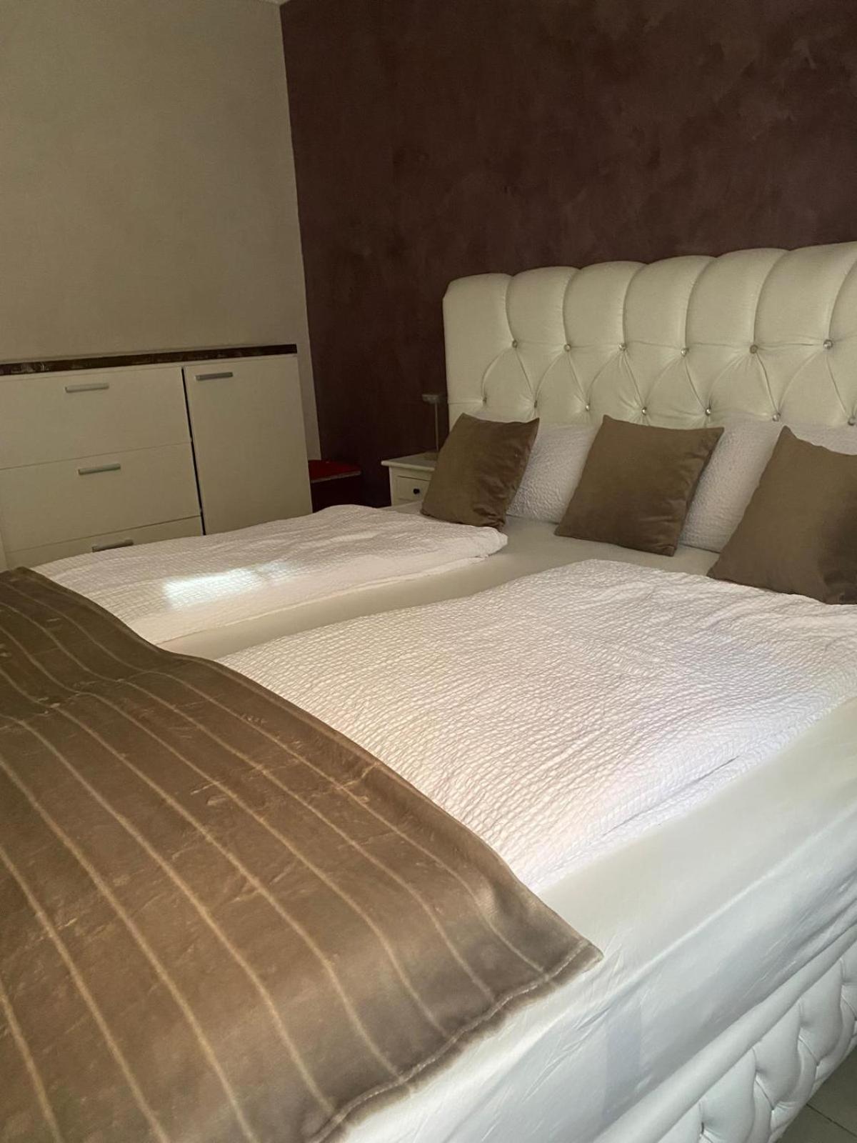 Apartment Sehr Grosse 5 Mit Garten Und Terasse Wiesbaden